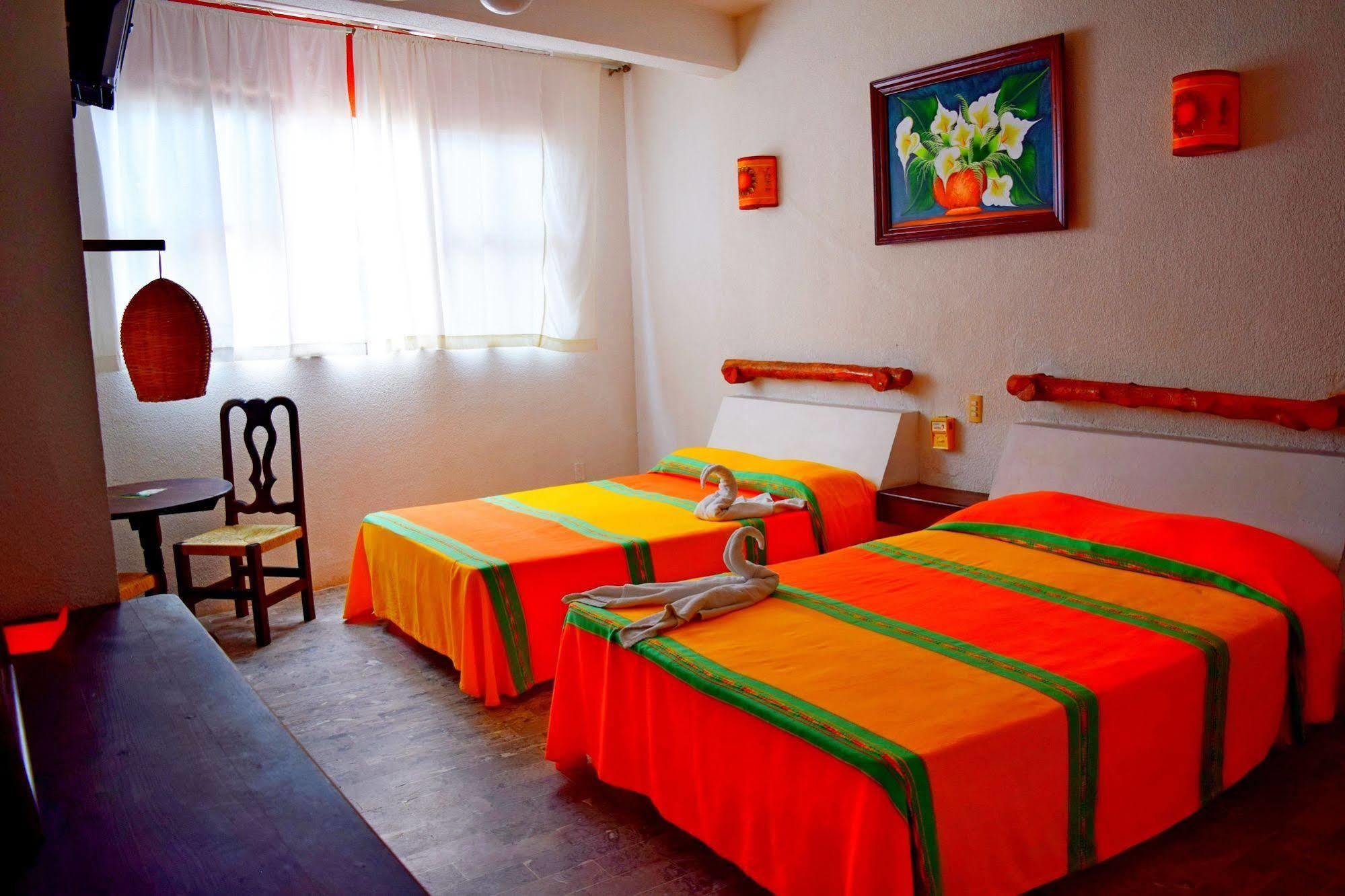 Hotel Corona Zihua Zihuatanejo Buitenkant foto