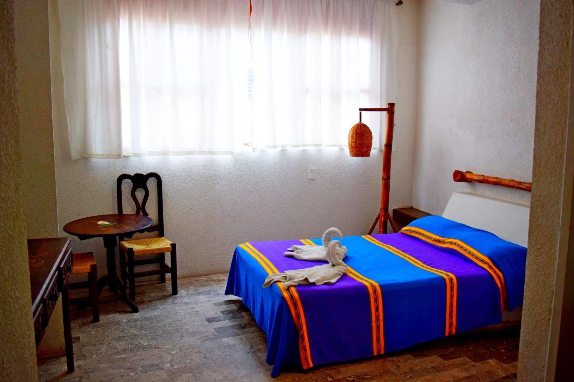 Hotel Corona Zihua Zihuatanejo Buitenkant foto