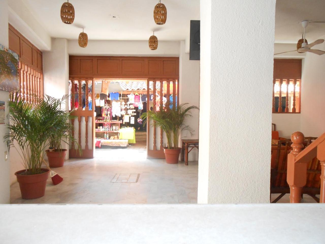 Hotel Corona Zihua Zihuatanejo Buitenkant foto